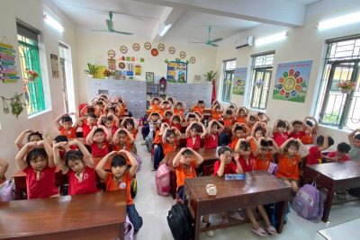 TRƯỜNG MẦM NON NINH KHÁNH TỔ CHỨC CHO TRẺ 5-6 TUỔI THĂM QUAN TRƯỜNG TIỂU HỌC NINH KHÁNH